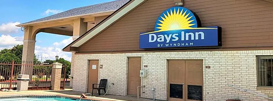 Days Inn by Wyndham Navasota