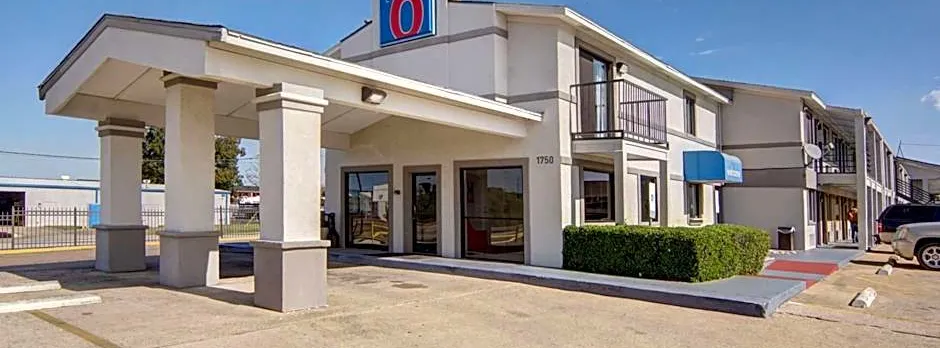 Motel 6-Lancaster, TX - DeSoto - Lancaster