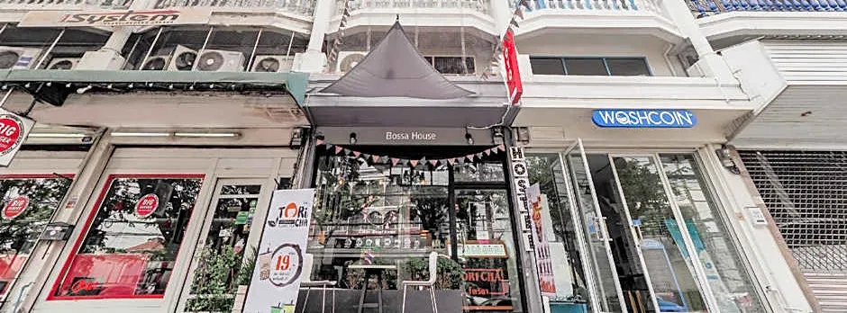 Bossa House Hostel & Cafe
