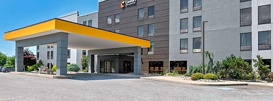 Comfort Inn & Suites York North