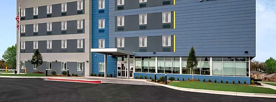 Microtel Inn & Suites by Wyndham Hot Springs