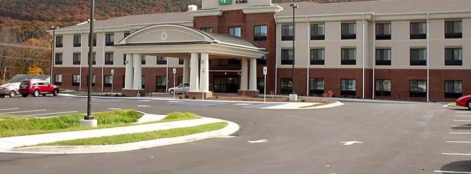 Holiday Inn Express & Suites La Vale/Cumberland By IHG