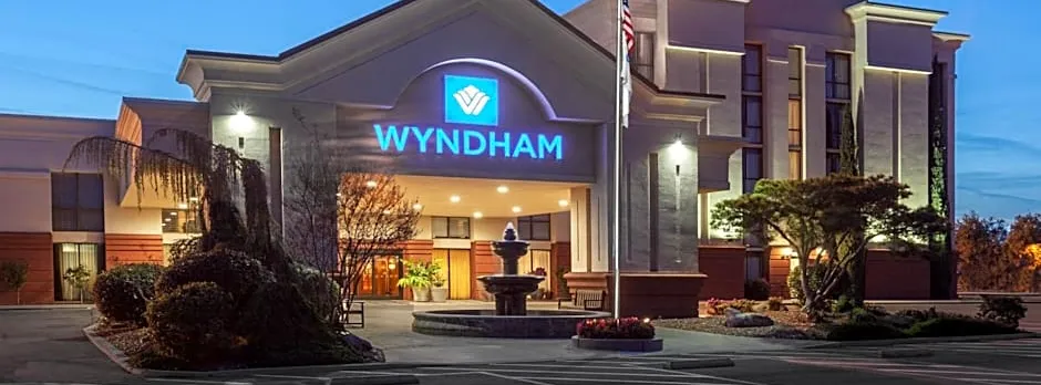 Wyndham Visalia