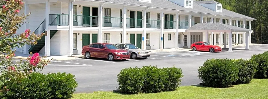 Super 8 by Wyndham Statesboro