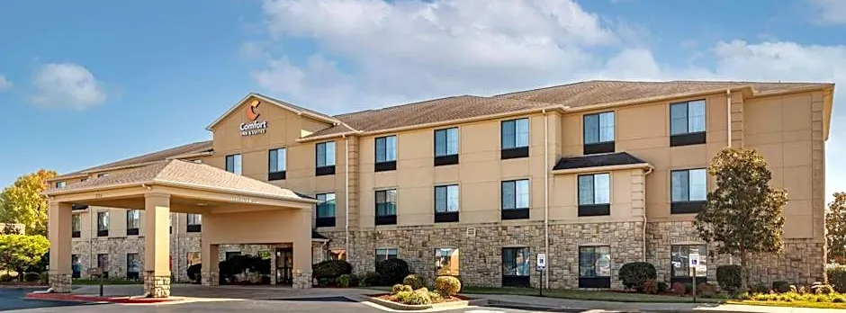 Comfort Inn & Suites Russellville I-40