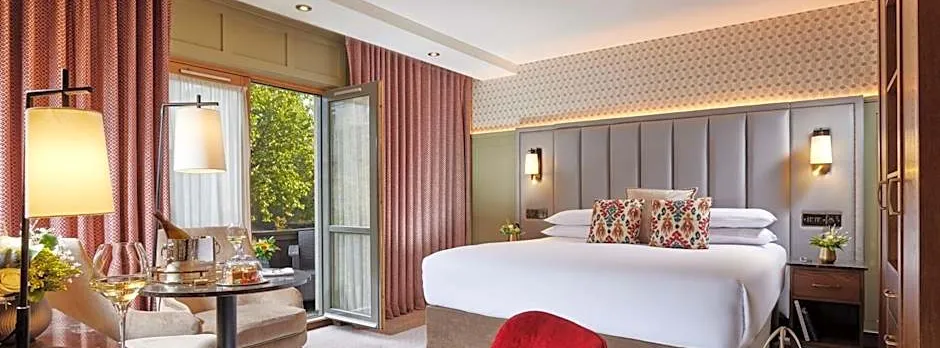 Westport Plaza Hotel, Spa & Leisure
