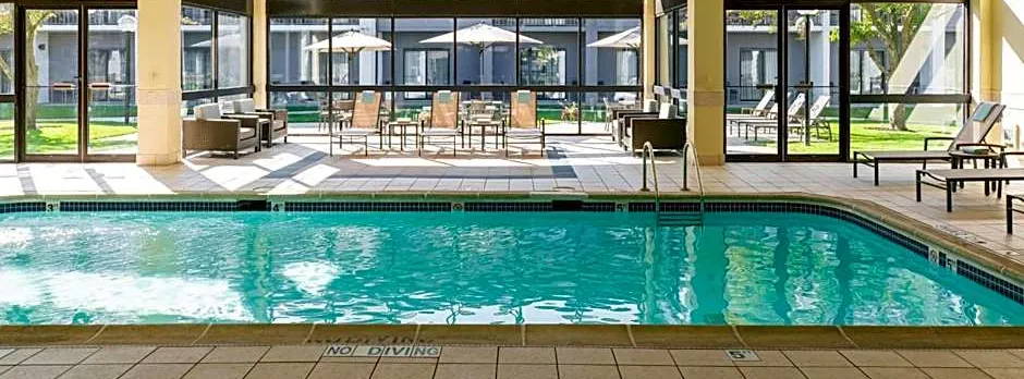Courtyard by Marriott Chicago Naperville