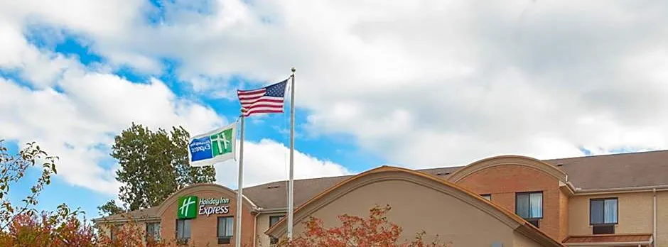 Holiday Inn Express Hotel & Suites Canton By IHG