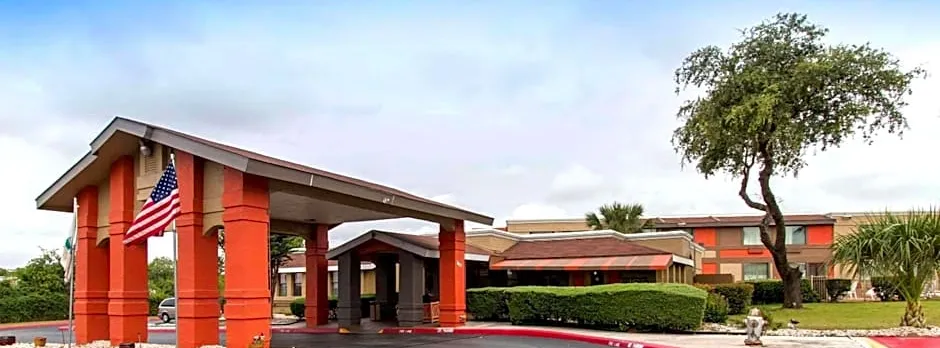 Quality Inn & Suites I-35 near AT&T Center
