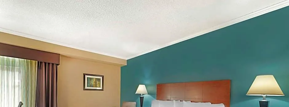 Best Western Plus Plattsburgh