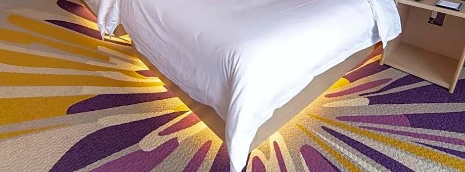 Lavande Hotel Bazhong Fortune Center