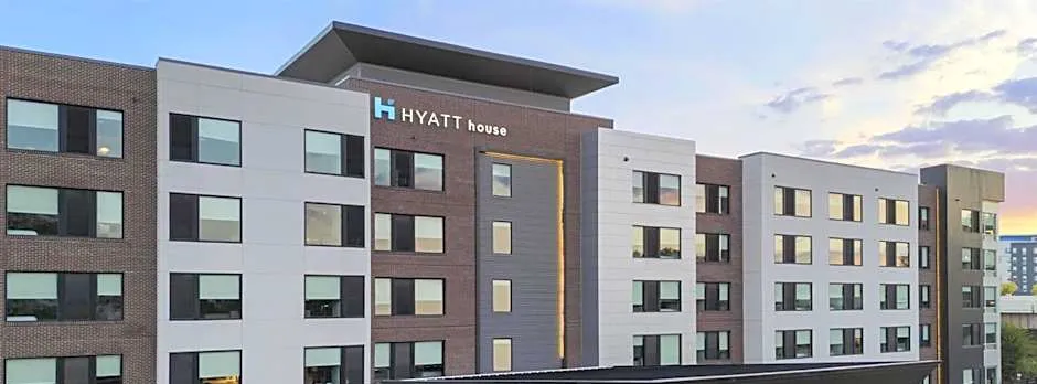 Hyatt House Columbus OSU / Short North