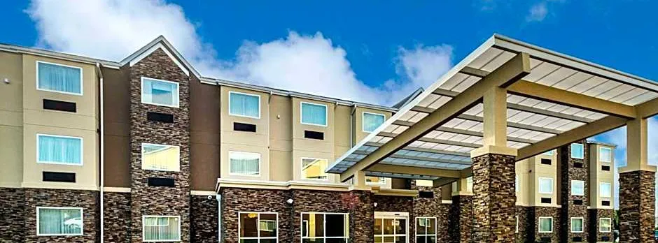 La Quinta Inn & Suites by Wyndham Collinsville - St Louis