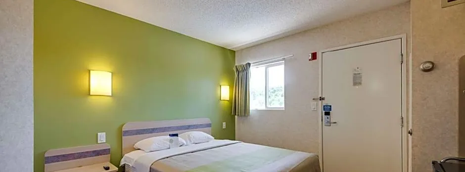 Motel 6-Statesville, NC