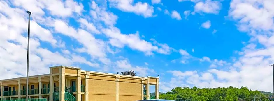 MainStay Suites North - Central York