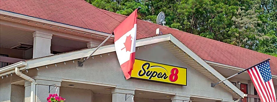 Super 8 by Wyndham Niagara Falls North