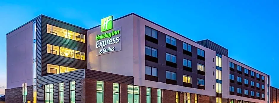 Holiday Inn Express & Suites Platteville By IHG