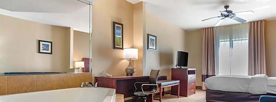 Comfort Inn & Suites Clinton - Jackson West