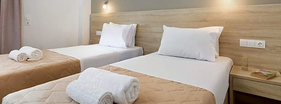 Lefkimi Hotel