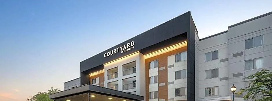 Courtyard by Marriott Edison Woodbridge