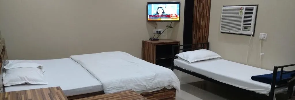 Pals Hotel, Mumbai