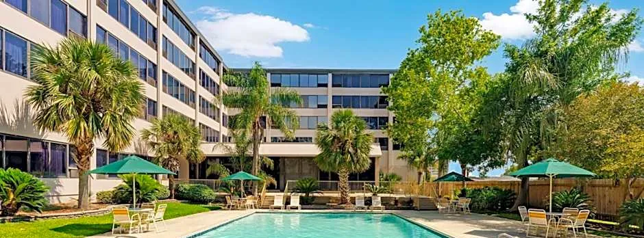La Quinta Inn & Suites by Wyndham New Orleans Airport