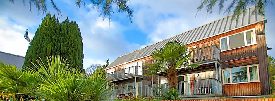 Oaklands Hotel