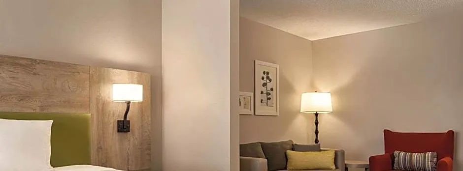 Country Inn & Suites by Radisson, St. Cloud East, MN