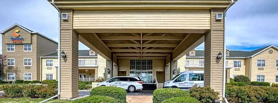 Comfort Suites Appleton Airport