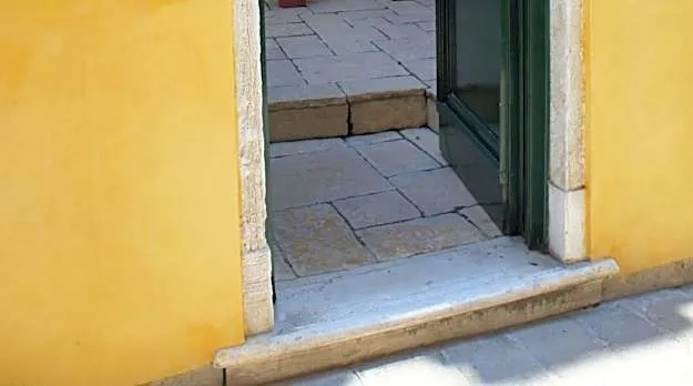 Venice Dose Suite