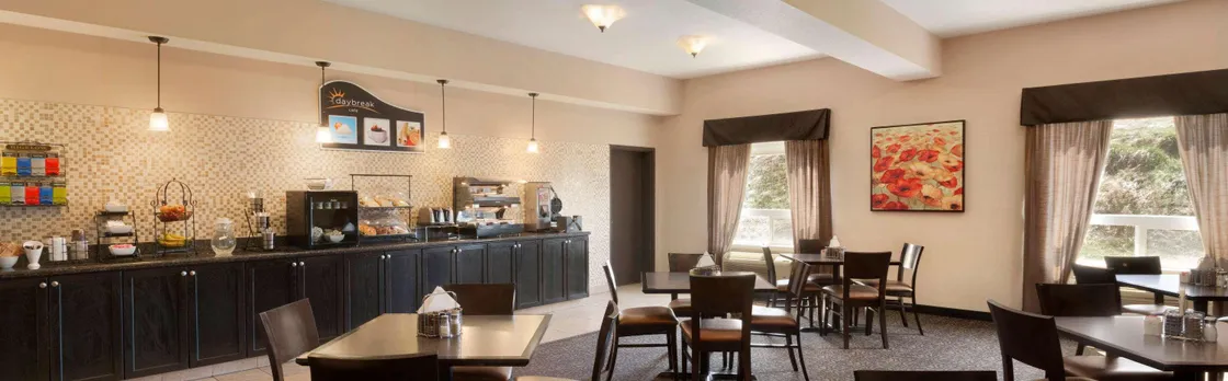 DAYS INN BY WYNDHAM INNISFAIL