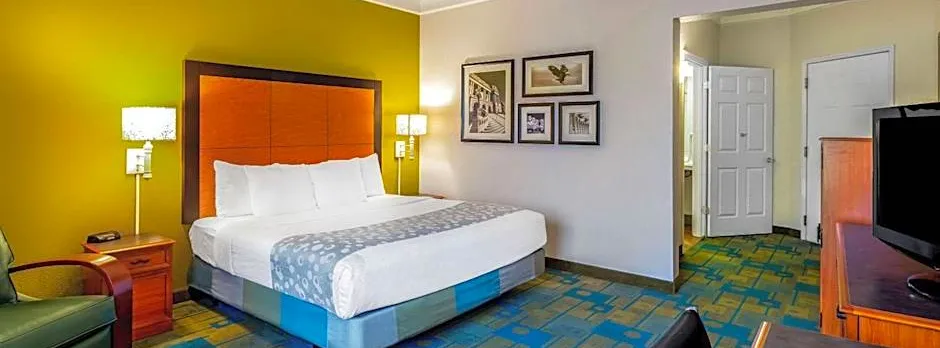 La Quinta Inn & Suites by Wyndham Fremont / Silicon Valley