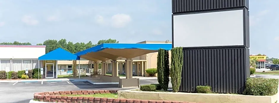 Days Inn by Wyndham Washington