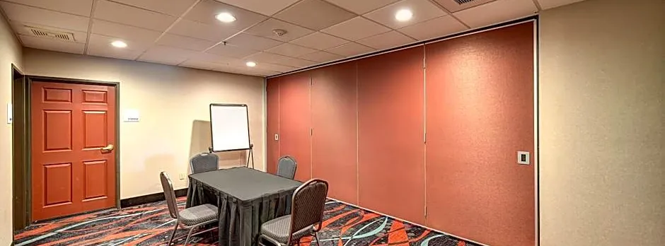 Holiday Inn Express Hotel & Suites Manteca By IHG