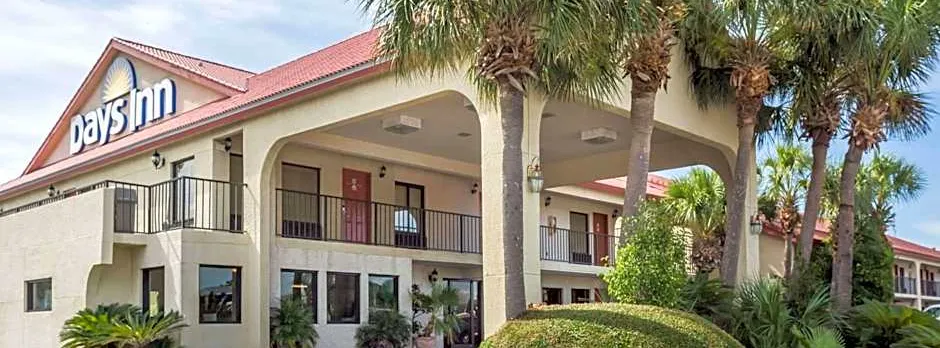 Days Inn by Wyndham Destin