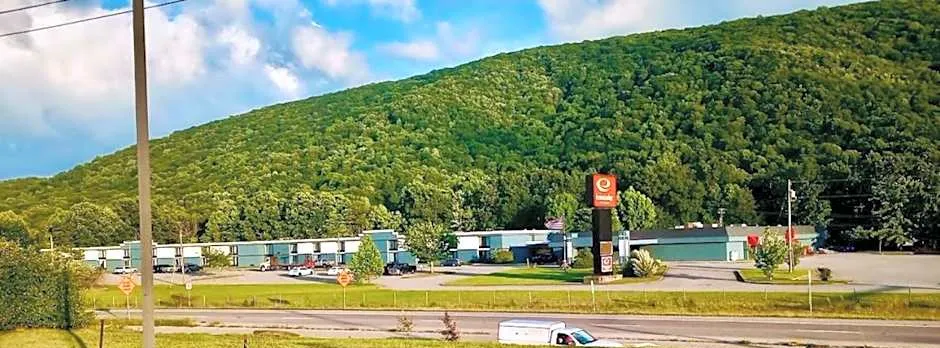 Econo Lodge Inn & Suites Norton - Wise South