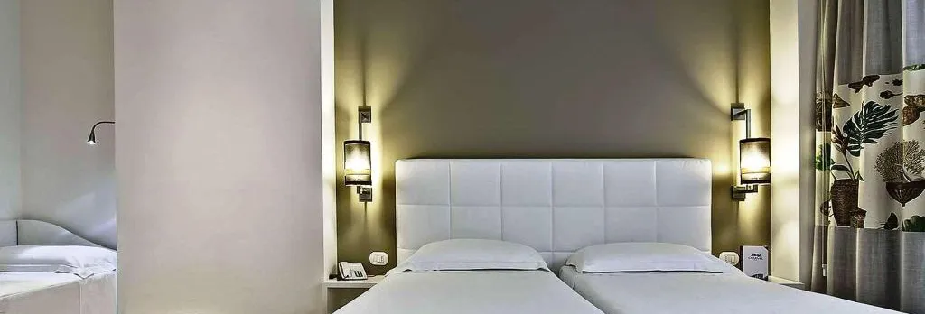 HOTEL CARAVEL