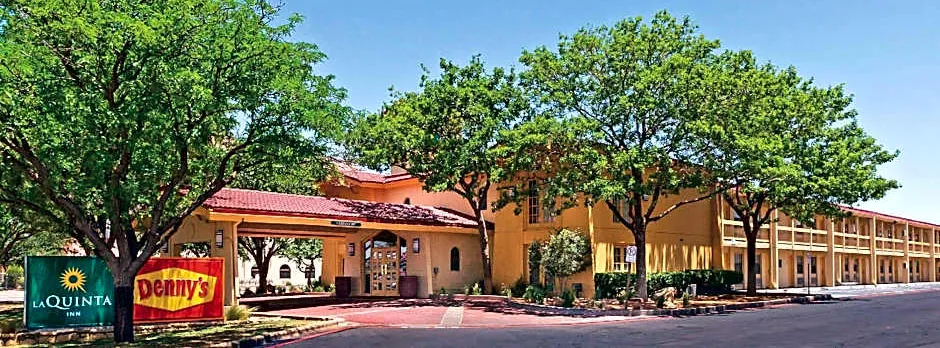 Baymont by Wyndham Lubbock - Downtown Civic Center