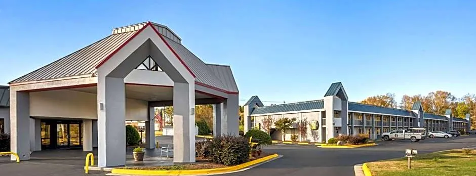 Super 8 by Wyndham Garysburg/Roanoke Rapids