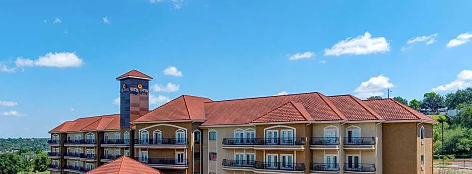 La Quinta Inn & Suites by Wyndham Marble Falls