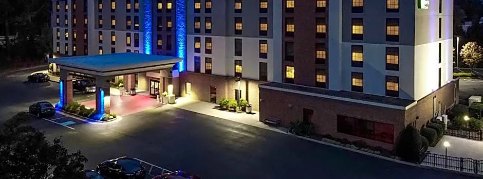 Holiday Inn Express & Suites Newport News By IHG