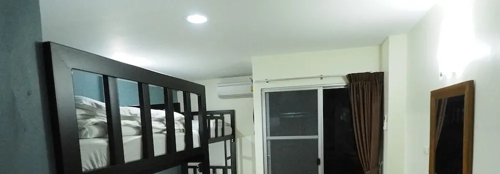 Just Sleep At Box Hostel