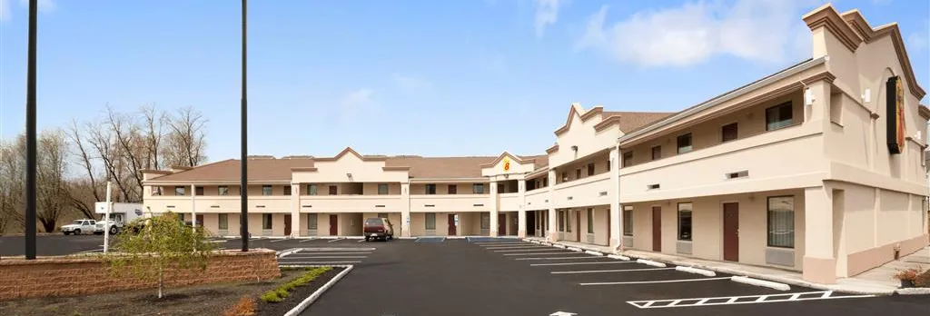 Super 8 By Wyndham Rahway/Newark
