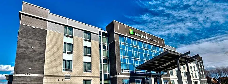 Holiday Inn Express & Suites Vaudreuil-Dorion By IHG