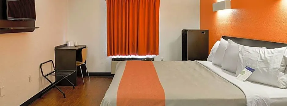 Motel 6-Toledo, OH