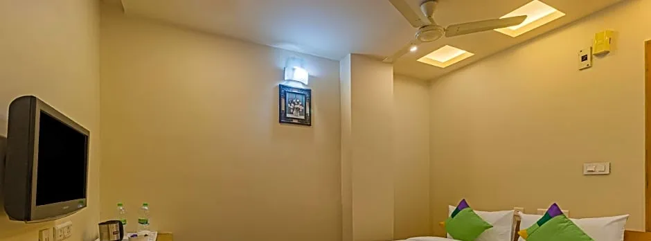 Itsy Hotels Kruthika Inn