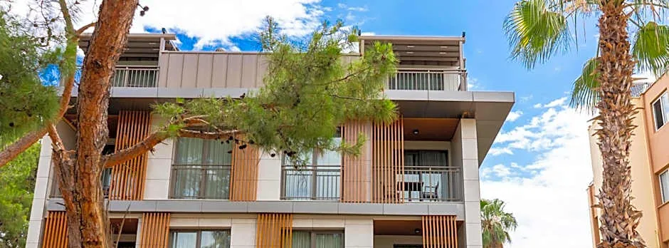 Bomo Suites