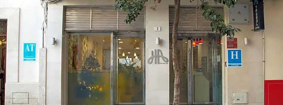 H-A Hotel Trebol