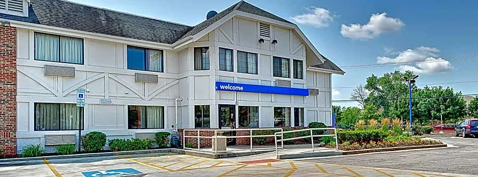 Motel 6-Glenview, IL - Chicago North