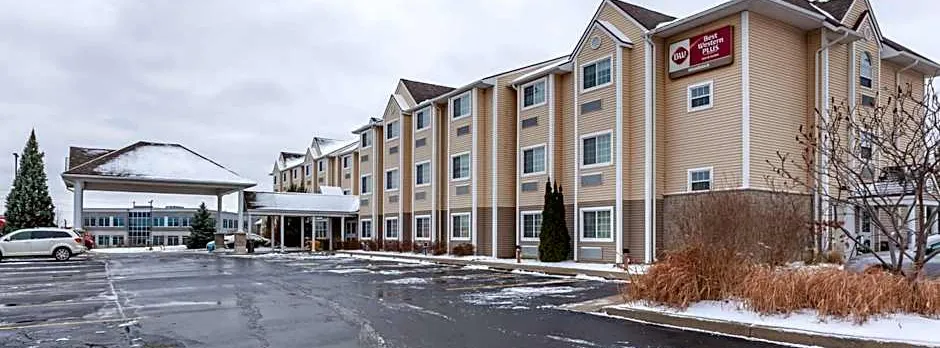 Best Western Plus Woodstock Inn & Suites